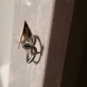 Sterling Silver Snake Ring w/Rhinestone Embellishments 8 NWT